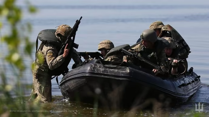 Росіяни посилили атаки на Бахмутському та Авдіївському напрямках, прикриваються авіацією − Генштаб
