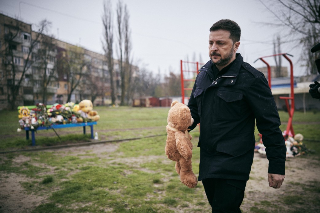 Зеленский почтил память жертв российского удара по Кривому Рогу – фото