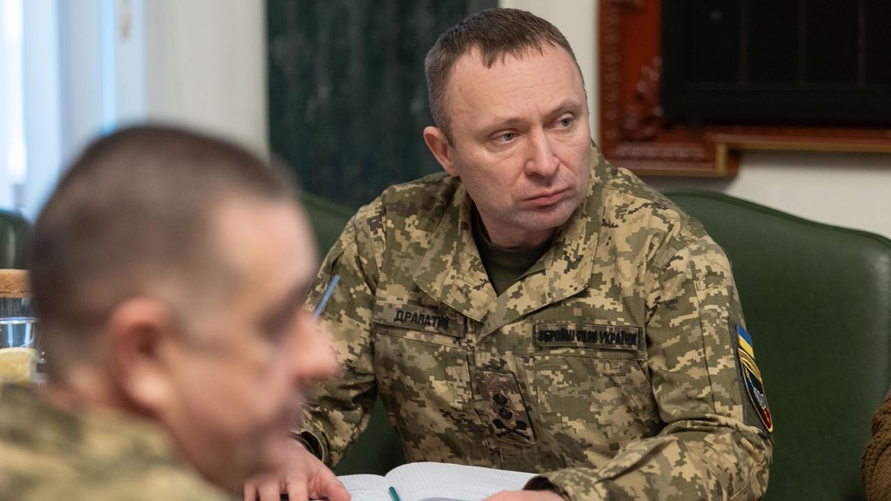 “Мусить мати стрижень”. Як Драпатому бути ефективним – пояснив нардеп з оборонного комітету